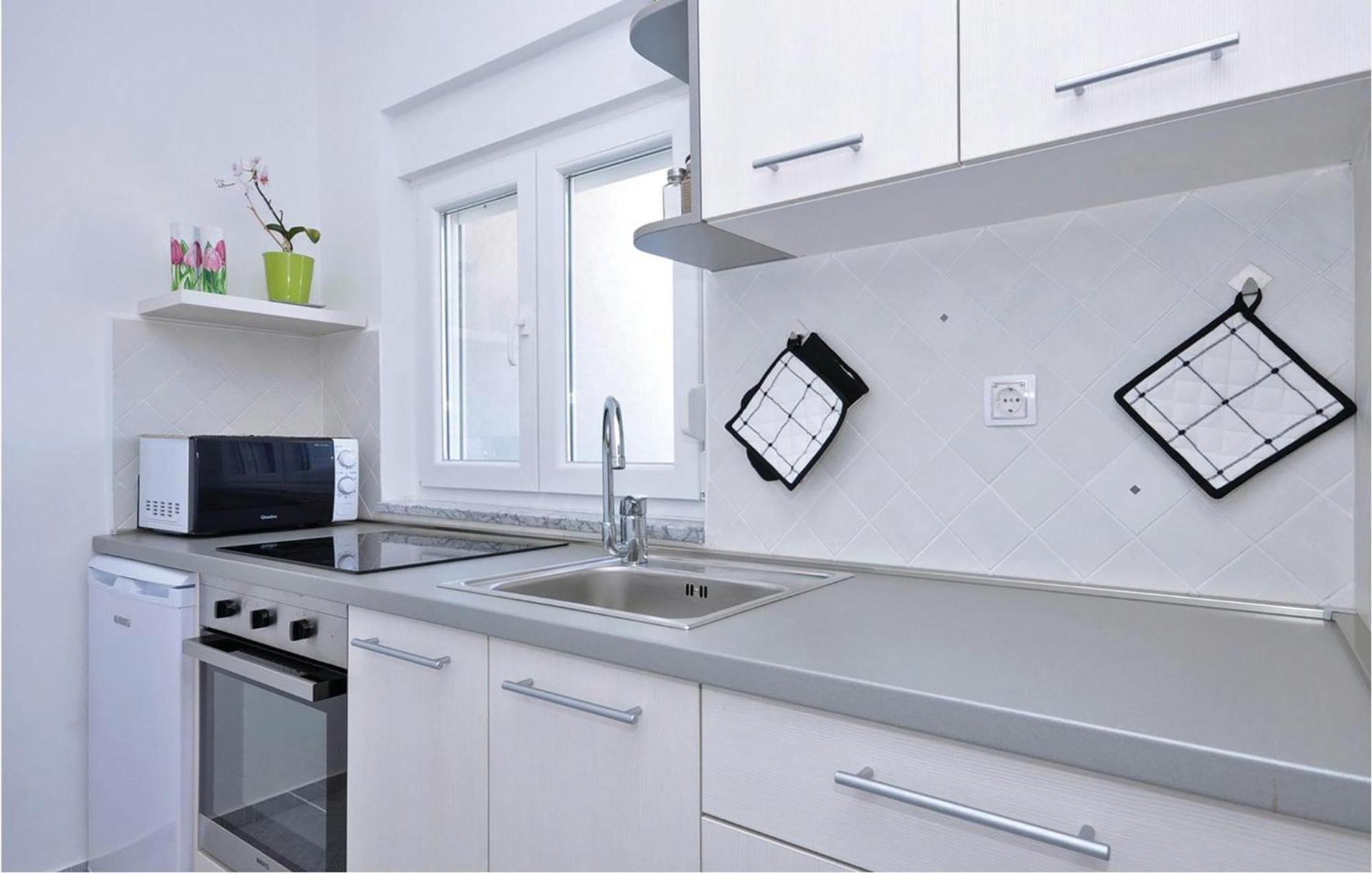 1 Bedroom Cozy Apartment In Bibinje Ngoại thất bức ảnh
